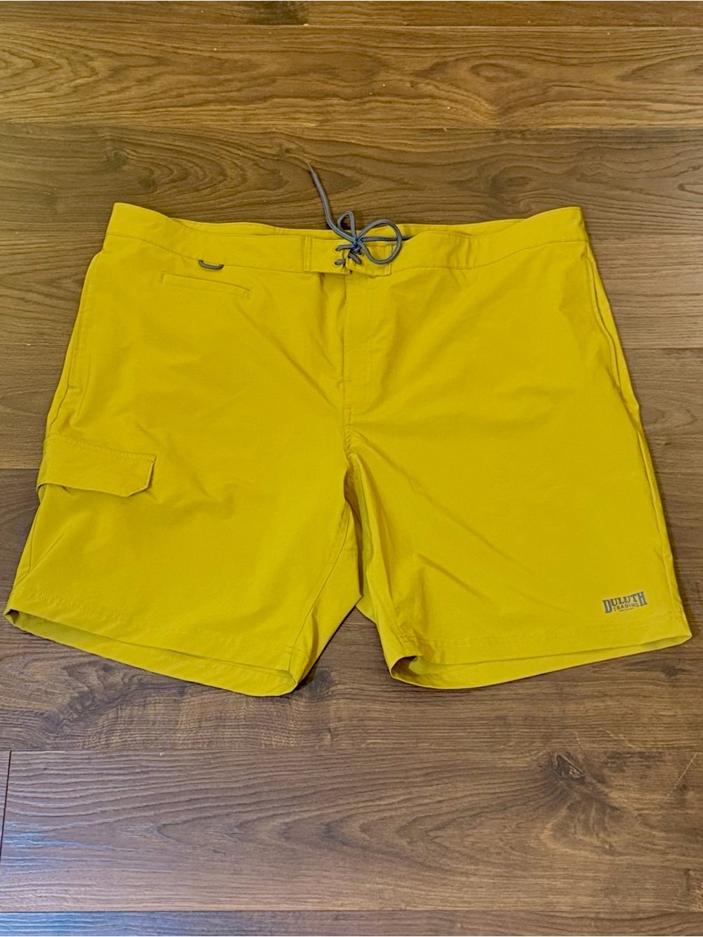 Duluth Trading Co. Men's Duluth Flex Bull Moose 9" Board Shorts Size 46 Yellow